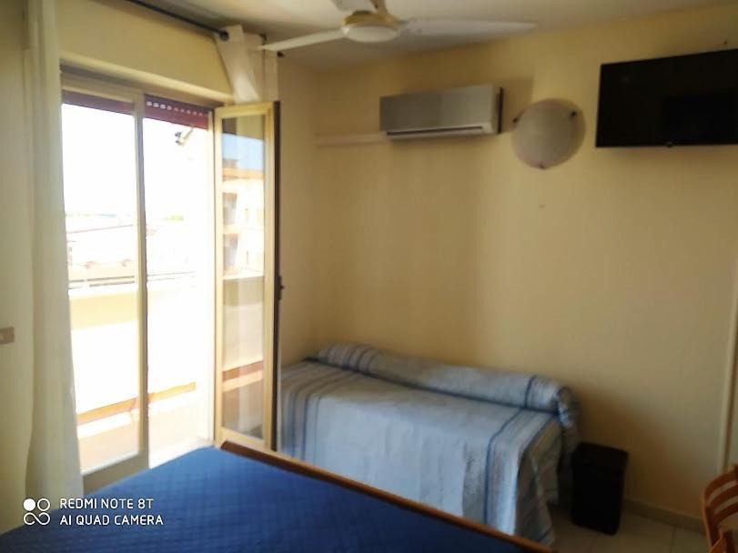 Hotel Eliseo Giardini-Naxos Buitenkant foto