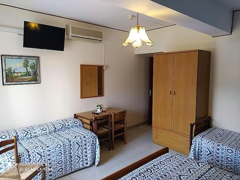 Hotel Eliseo Giardini-Naxos Buitenkant foto