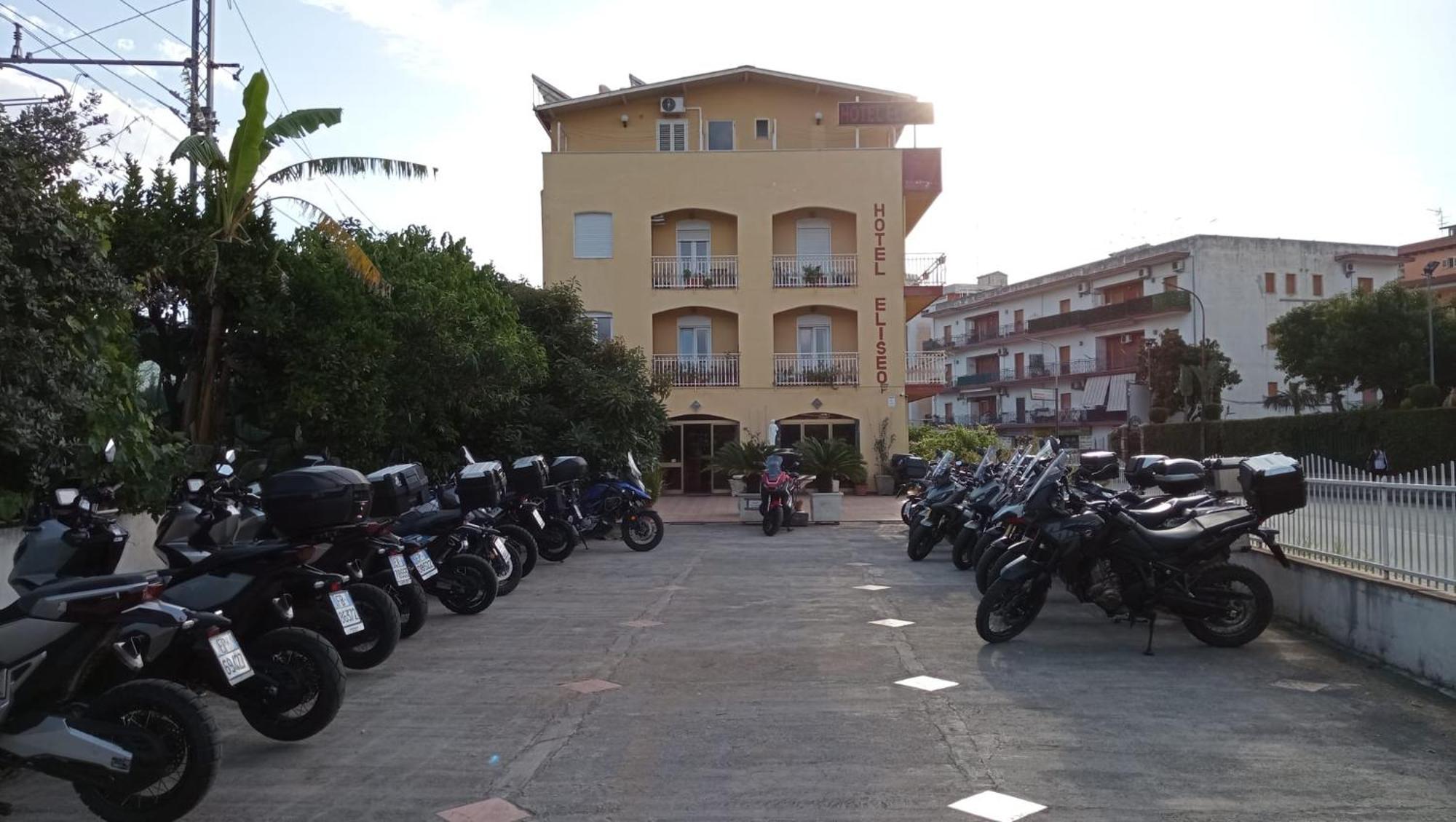 Hotel Eliseo Giardini-Naxos Buitenkant foto