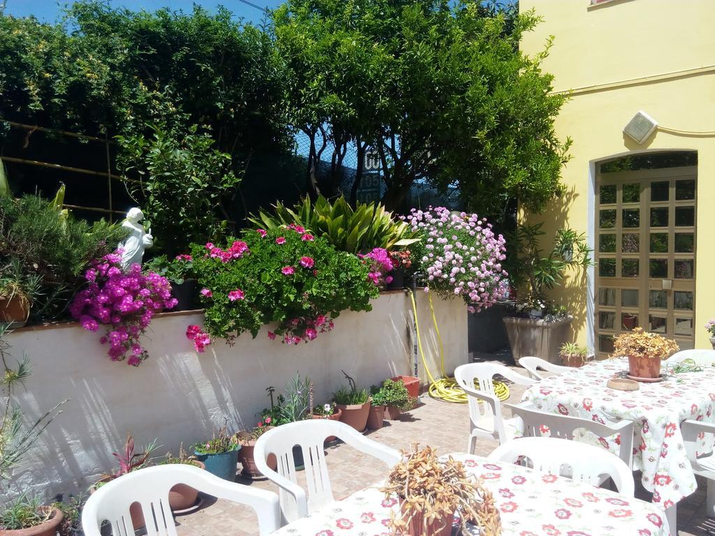 Hotel Eliseo Giardini-Naxos Buitenkant foto