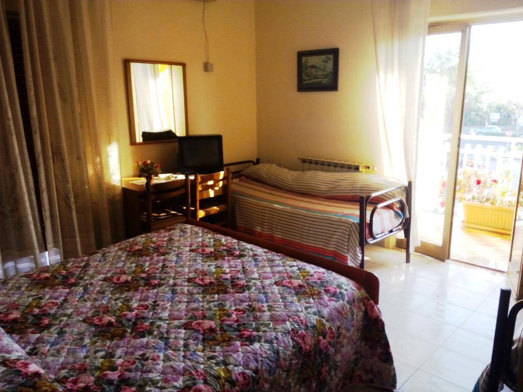 Hotel Eliseo Giardini-Naxos Buitenkant foto