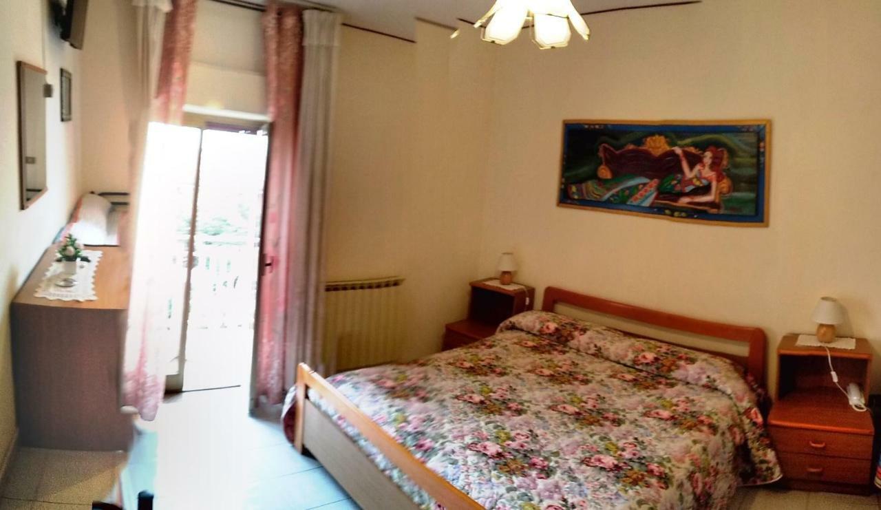 Hotel Eliseo Giardini-Naxos Buitenkant foto