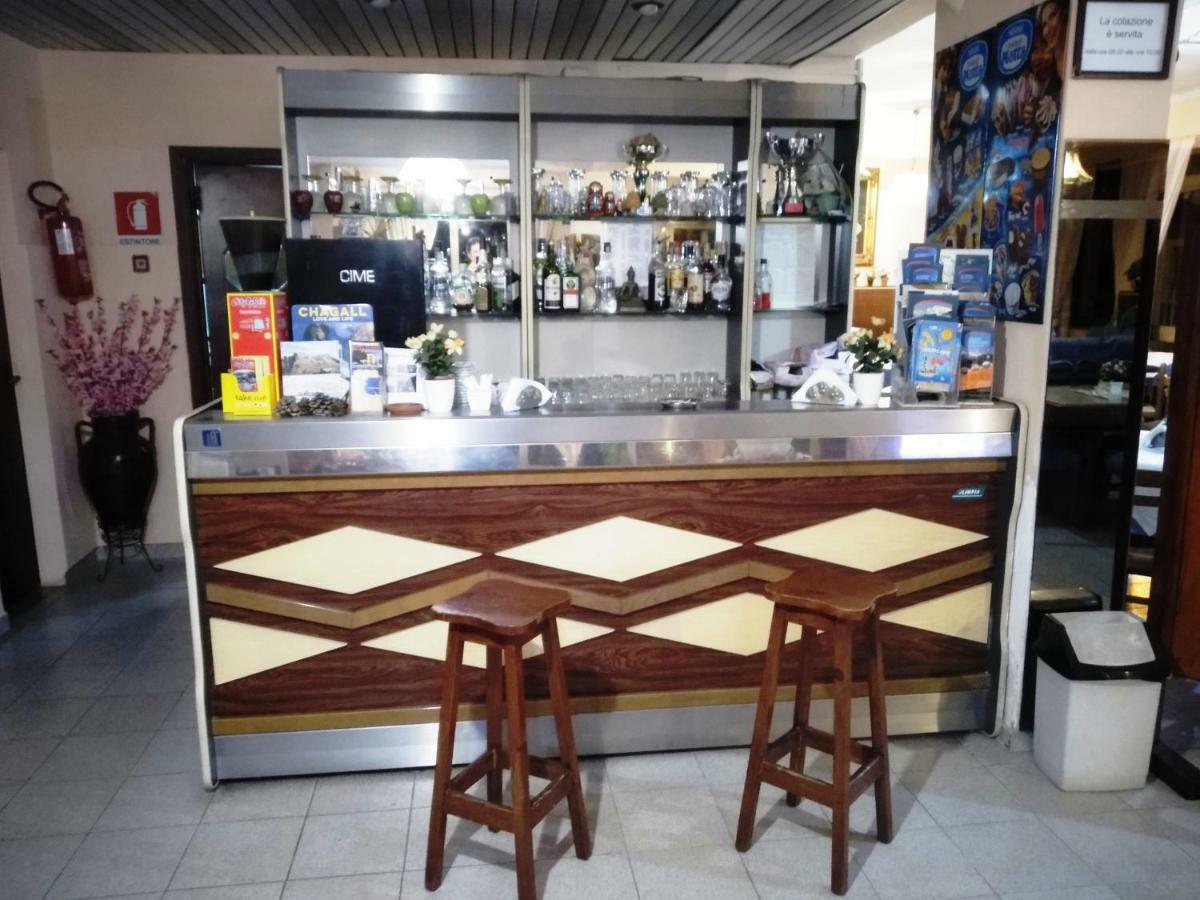 Hotel Eliseo Giardini-Naxos Buitenkant foto