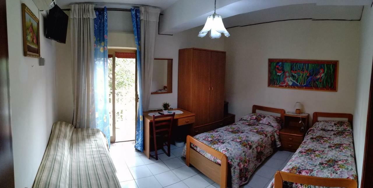 Hotel Eliseo Giardini-Naxos Buitenkant foto