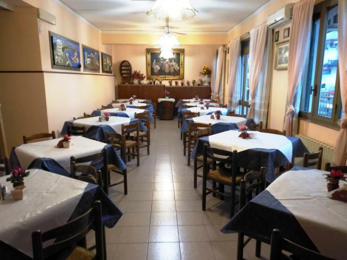 Hotel Eliseo Giardini-Naxos Buitenkant foto