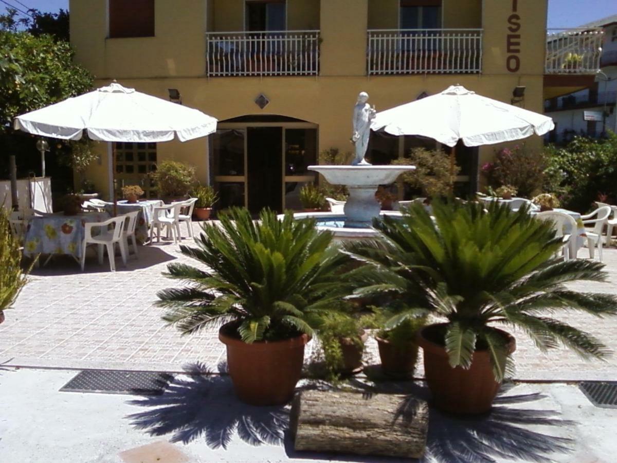 Hotel Eliseo Giardini-Naxos Buitenkant foto