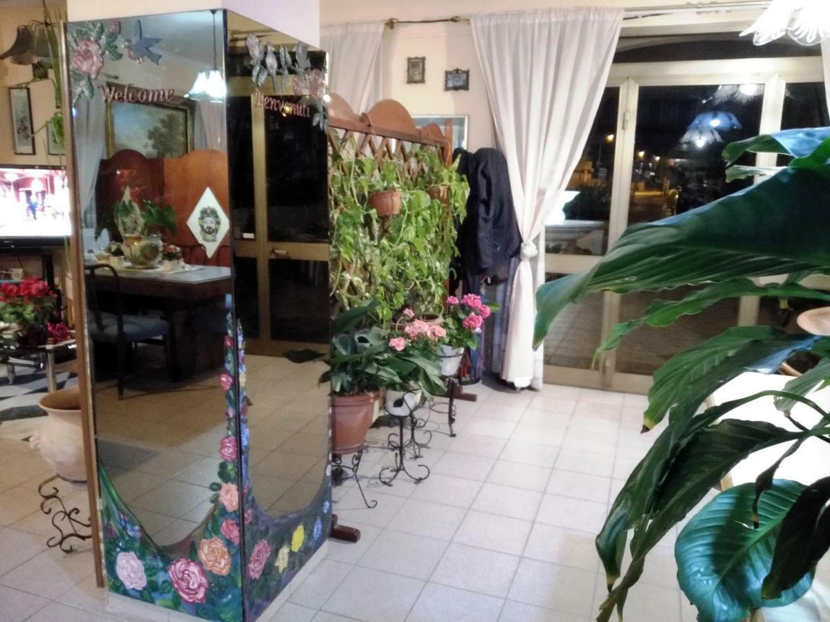 Hotel Eliseo Giardini-Naxos Buitenkant foto