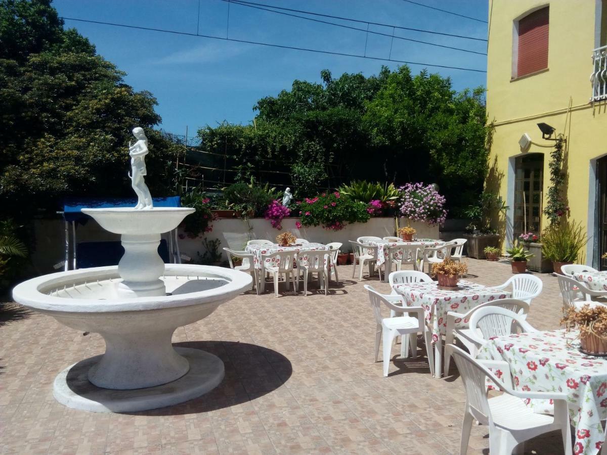 Hotel Eliseo Giardini-Naxos Buitenkant foto