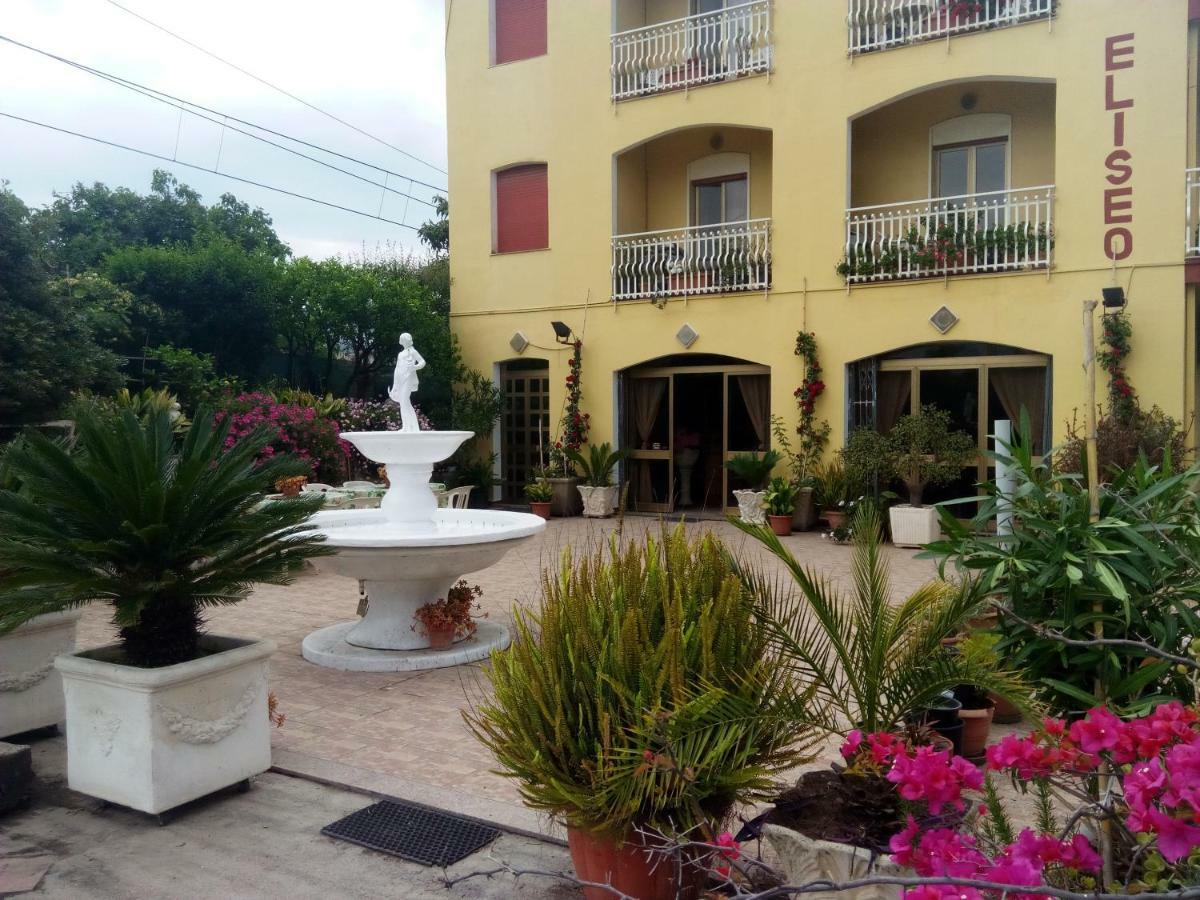 Hotel Eliseo Giardini-Naxos Buitenkant foto